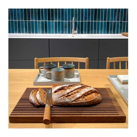 Skærebræt med riller i røget eg