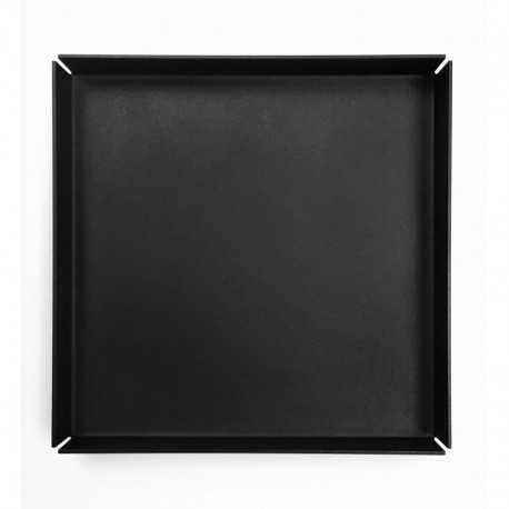 Kvadratisk bakke i sort metal