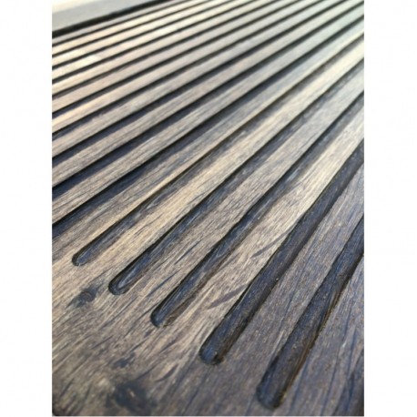 Skærebræt med riller i røget eg