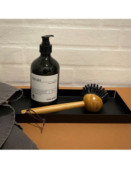 Aflang bakke i sort metal