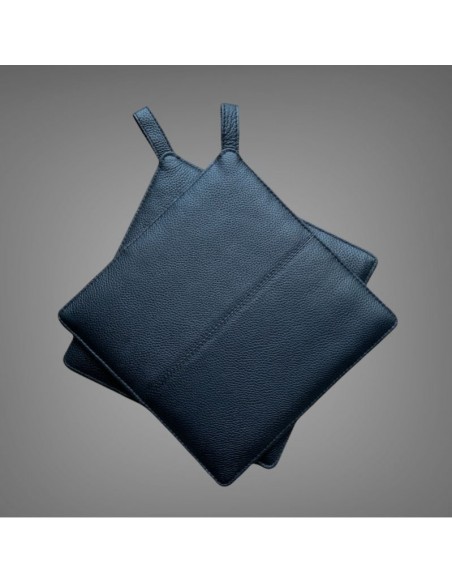 Grydelapper i sort skind 19 x 19 cm Grydelapper i sort skind 19 x 19 cm