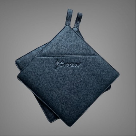 Grydelapper i sort skind 19 x 19 cm Grydelapper i sort skind 19 x 19 cm