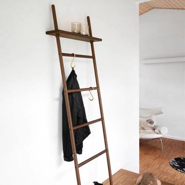 ♥️DANSK DESIGN • DANSK PRODUCERET🇩🇰Giv dit hjem et friskt look med en af vores flotte træstige fra By Brorson 😍Super praktisk på badeværelset, soveværelset, stuen eller baggangen, ja kun fantasien sætter grænser 🤗☀️♥️Pris 1.549,-https://vildtshop.dk/module/iqitsearch/searchiqit?s=Træstige
