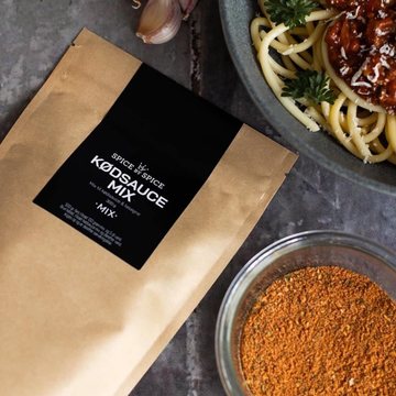 🦌 Kødsauce mix - når det skal være nemt men samtidig smage helt fantastisk 😋Skal du have krydret dit krondyrfars eller oksefars, så bør du seriøst prøve vores Kødsauce mix 😉 det smager helt fantastisk og ønsker du knap så meget smag, så putter du bare lidt mindre i.Tilsæt kød, krydderi og vand og du har den helt igennem perfekte Kødsauce 👌🏻👌🏻👌🏻https://vildtshop.dk/home/491-kodsauce-mix-300-gram-spice-by-spice.html#nemmad #spicebyspice #vildtshop #jagt #jagttilbehør