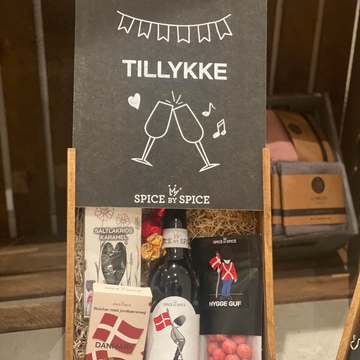 Gaveæsker til sommerens mange hyggelige sammenkomster ☀️🍹🤗Kan bestilles her i opslaget 👇🏻👇🏻☺️ eller via privat besked eller sms 30343857.