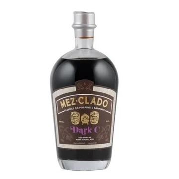 🌟 Ny dreng i klassen 🥃Nu kan du også finde den populære Mez Clado chokoladerom på shoppen 😘Vi har den i 70 cl til 399,-Shop den allerede i dag https://vildtshop.dk/home/589-mezclado-dark-chokolade.html#mezclado #mezcladochokoladerom #chokoladerom