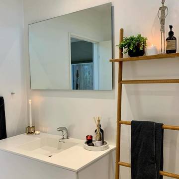 Træstigerne fra By Brorson er bare SÅ flotte 😍😍De findes i olieret eg eller røget eg 🌳 og passer perfekt ind i mange af husets rum 👌🏻Pris 1.925,-https://vildtshop.dk/module/iqitsearch/searchiqit?s=Træstige#træstige #oliereteg #røgeteg #interiør #interiørdesign #trend #indretning #stige #interiordesign #danskdesign #danskproduceret #natur #naturindretning