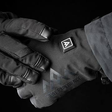 ❄️ NÅR KULDEN BEGYNDER AT BIDE, så er det bare mega rart at have et par handsker med varme i.Vores handsker fra Heat Experience fås både i denne “almindelige” udgave, men også i en grøn jagt udgave.Pris fra 1.149,-https://vildtshop.dk/module/iqitsearch/searchiqit?s=Handsker+heat+