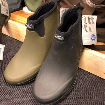 💦 Vi tømmer lageret af de populære Le Cerf gummistøvler 😉🙌🏻Så hvis du skal nå at have dig et par, så er det med at hoppe ind og bestille dem 👇🏻👇🏻https://vildtshop.dk/module/iqitsearch/searchiqit?s=Le+CerfPris 599,-#lecerf #kortegummistøvler #lecerfgummistøvler #gummistøvler #outdoor