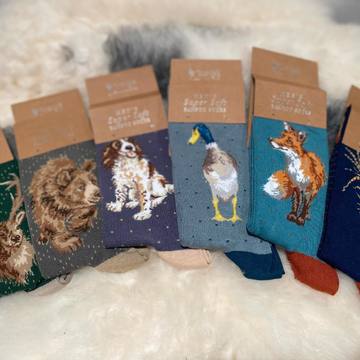 🌟 KONKURRENCE • KONKURRENCE 🌟Vind et par valgfri bambus sokker fra Wrendale.Alt du skal gøre er 👇🏻 🌟 Like opslaget 🌟 Skrive hvilket par du gerne vil vinde 🌟 Like vores Instagram side 👍🏻Du finder hele udvalget her https://vildtshop.dk/86-sokkerVinderen trækkes på søndag den 7/12 og får direkte besked. Vi skriver altså ikke ud før tid, så er det svindel 😉🤗Vil du have dobbelt chance for at vinde, så hop over og deltag på vores Facebook profil https://www.facebook.com/share/1FWJLHM9ns/?mibextid=wwXIfr